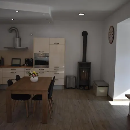 House Tina 펜션