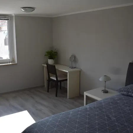 Semesterbostad House Tina *