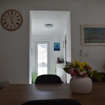 House Tina Semesterbostad Pula