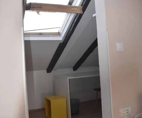 House Tina Pula