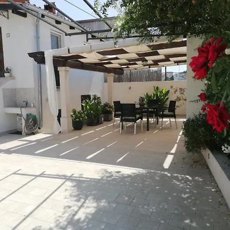 Holiday home House Tina - Free Covered Parking & Pets Welcome *