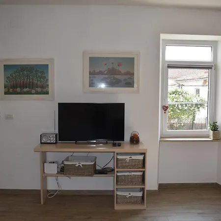 House Tina - Free Covered Parking & Pets Welcome Holiday home *