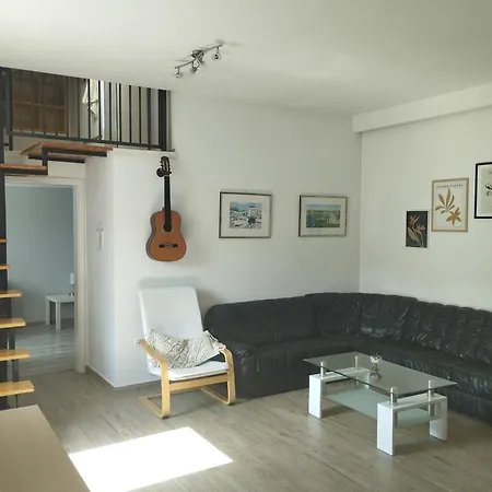 House Tina - Free Covered Parking & Pets Welcome *